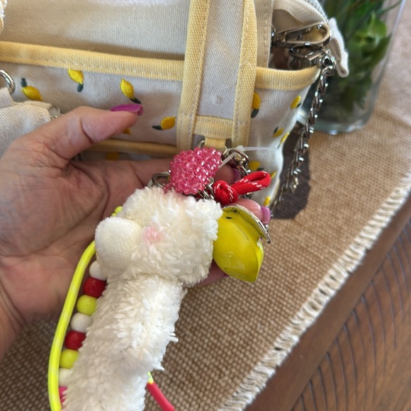 Popular Madden Girl Yellow and Cream Lemon Tote Bag - Picture 3 of 7